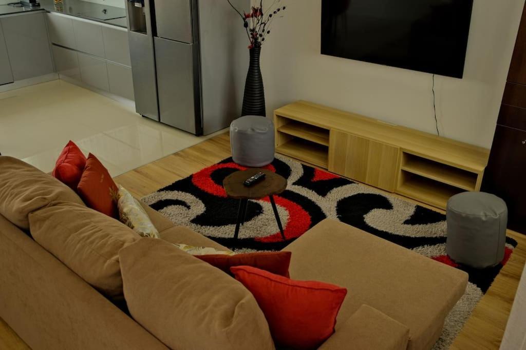 Avenida House A 700 Metros Da *