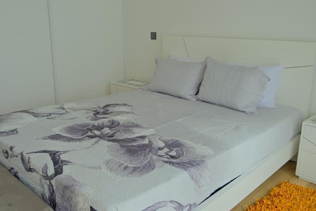 Avenida House A 700 Metros Da